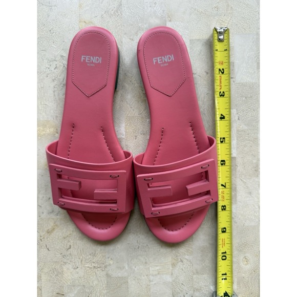 FENDI Baguette Logo Pink Leather Slides Flat  Sandals Designer $790 Sz 35/US 5 - Picture 8 of 9